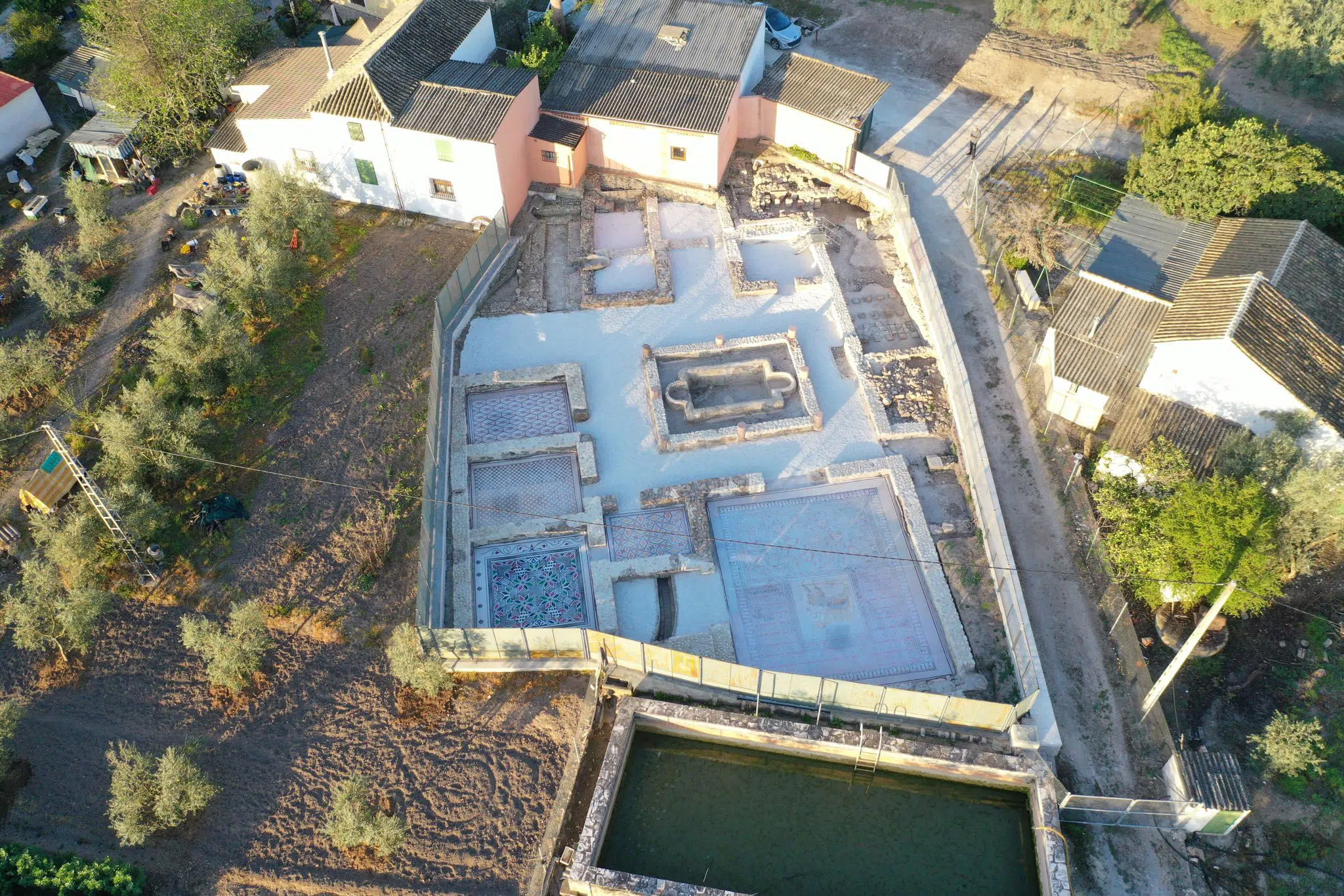 Vista aérea de la Villa dedicada al Mitreo